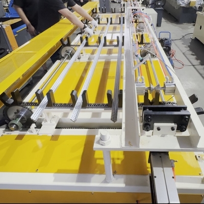 Máy tạo cuộn cắt góc kim loại tốc độ cao cho xây dựng tòa nhà với hồ sơ và kích thước tùy chỉnh