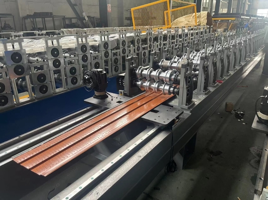 Hệ thống điều khiển và cắt tóc tự động Soffit Panel Rolling Forming Machine cho hoạt động trơn tru